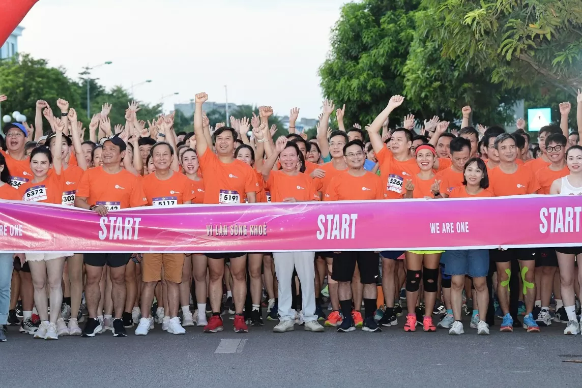500 phóng viên, biên tập hào hứng tham gia giải chạy 'Vì Làn sóng khỏe' 500 phóng viên, biên tập hào hứng tham gia giải chạy 'Vì Làn sóng khỏe'