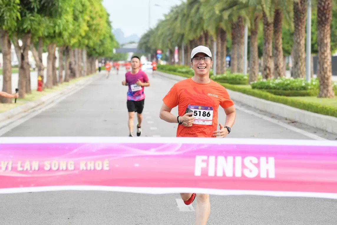 500 phóng viên, biên tập hào hứng tham gia giải chạy 'Vì Làn sóng khỏe'