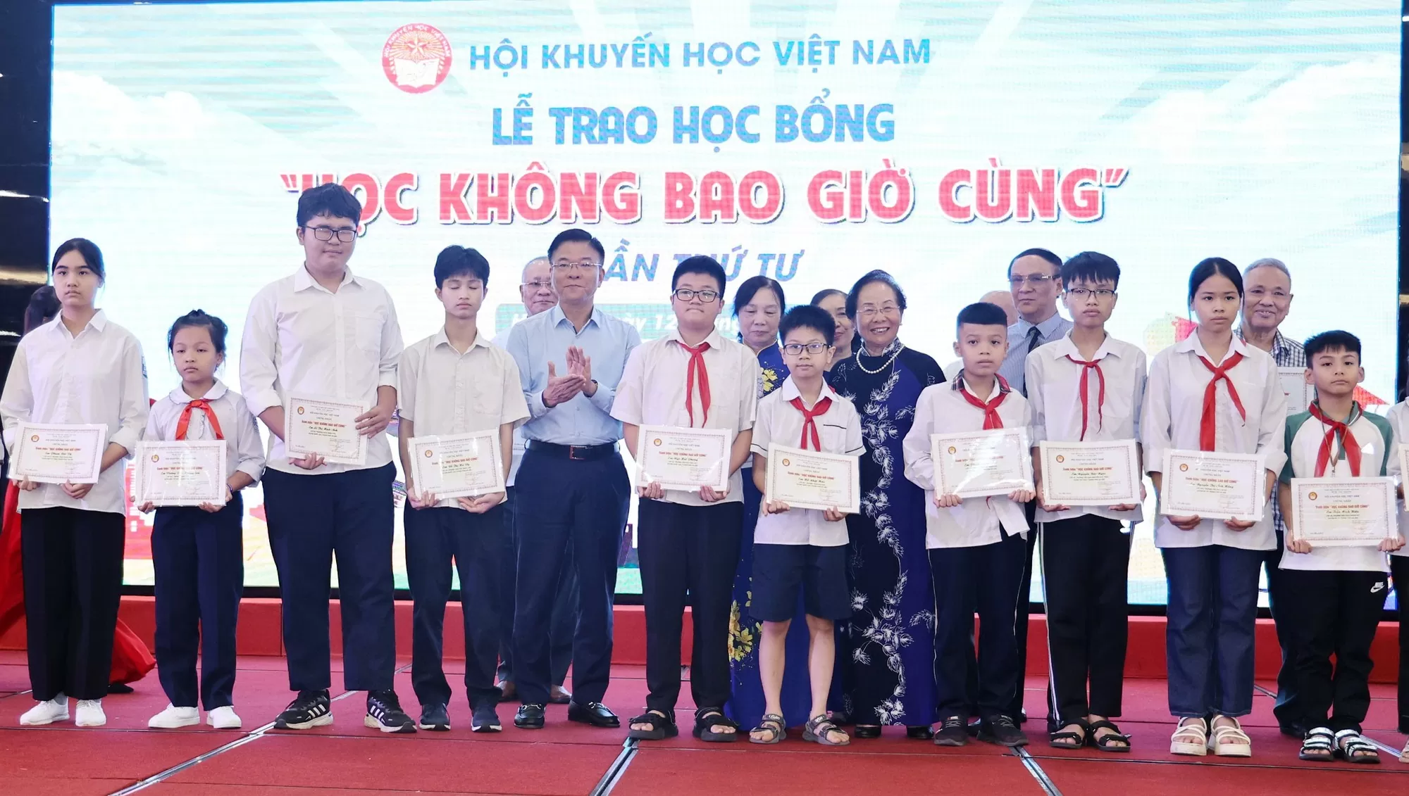 Trao học bổng 