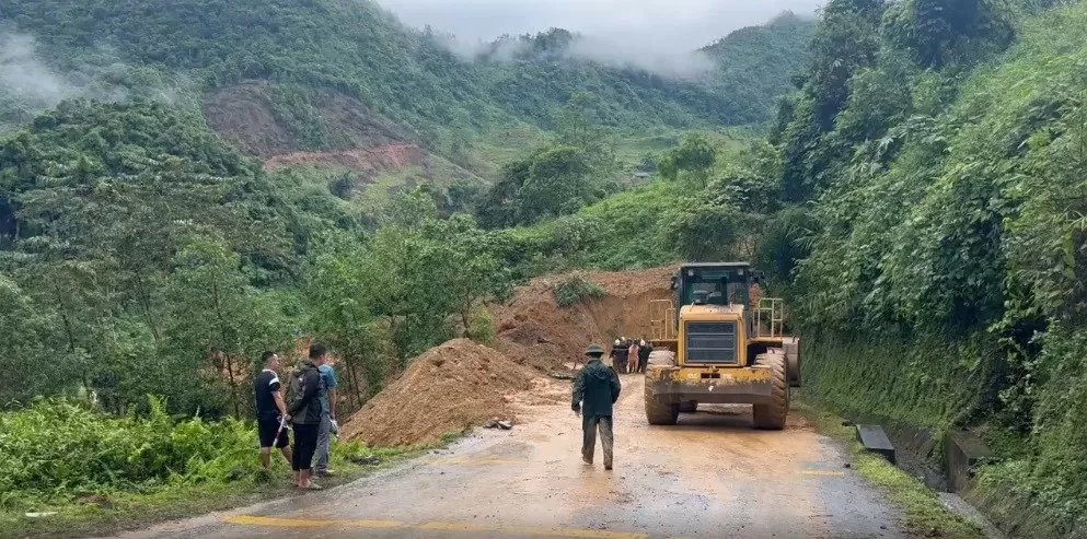 Cập nhật vụ sạt lở đất ở Hà Giang: 15 người thương vong, huy động 500 người tham gia tìm kiếm