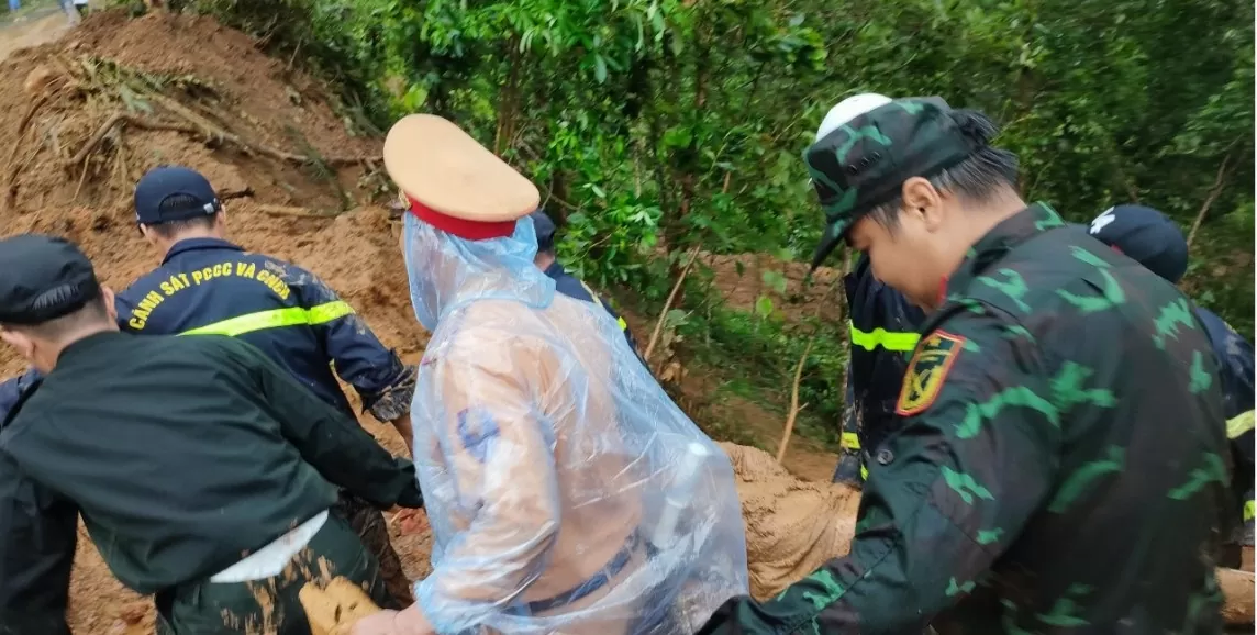 Cập nhật vụ sạt lở đất ở Hà Giang: 15 người thương vong, huy động 500 người tham gia tìm kiếm