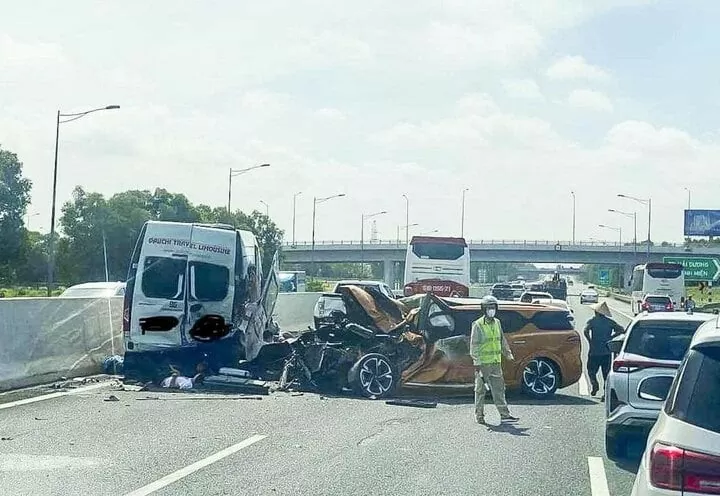 Tai nạn 11 người thương vong trên cao tốc Hà Nội-Hải Phòng: Trách nhiệm những người liên quan?