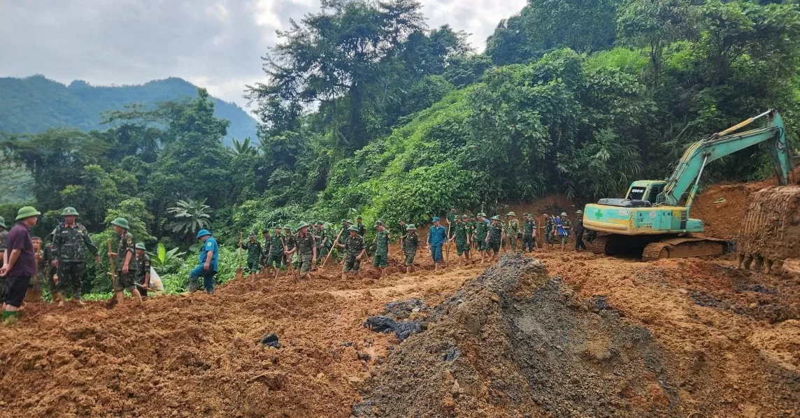 Cập nhật vụ sạt lở đất ở Hà Giang: Phát hiện vỡ òa, dừng tìm kiếm cô gái nghi mất tích