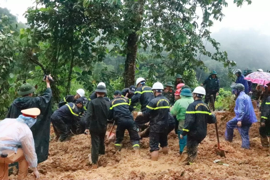 Vụ sạt lở kinh hoàng ở Hà Giang: Một phụ nữ thoát chết nhờ "say xe"