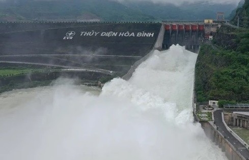 16h chieu 167 ho thuy dien hoa binh tuyen quang xa lu