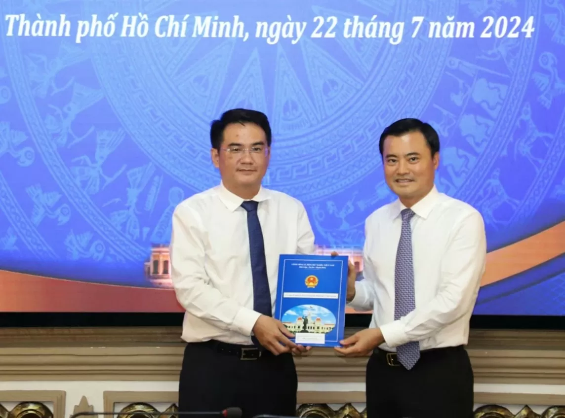 UBND TP. Hồ Chí Minh trao quyết định bổ nhiệm nhiều nhân sự mới