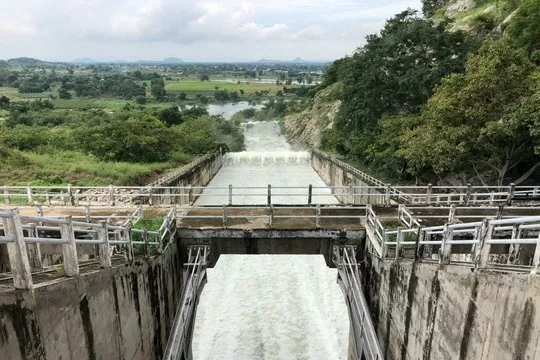 Bình Thuận xả lũ hồ Sông Lũy và hồ Cẩm Hang do mưa lớn