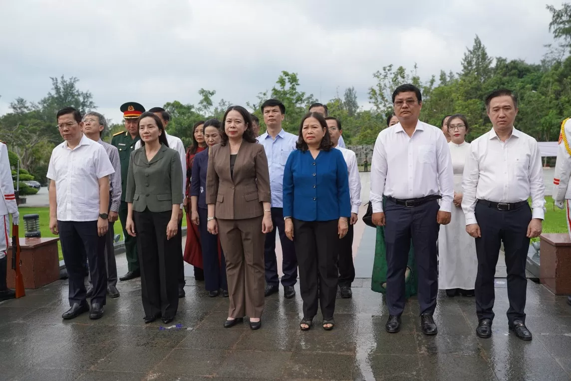 Bà Rịa-Vũng Tàu: Phó Chủ tịch nước Võ Thị Ánh Xuân viếng các anh hùng liệt sĩ tại Nghĩa trang Hàng Dương