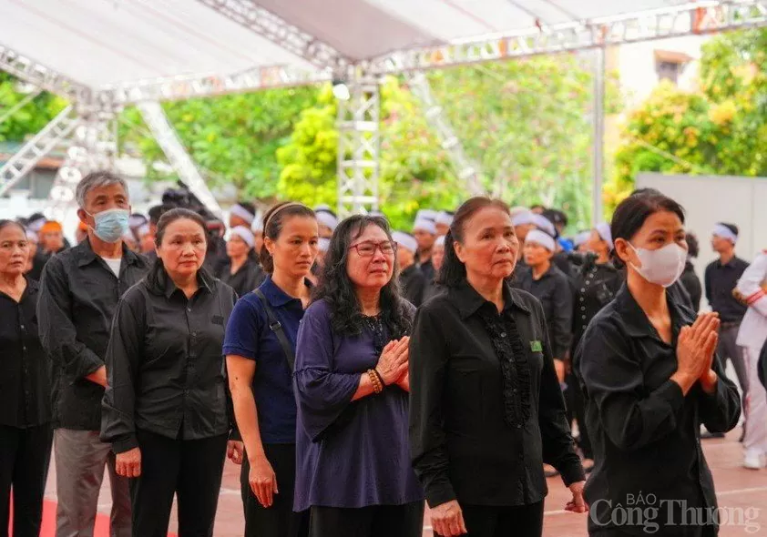 Gần 1 nghìn đoàn đến viếng Tổng Bí thư Nguyễn Phú Trọng tại xã Đông Hội, huyện Đông Anh, Hà Nội