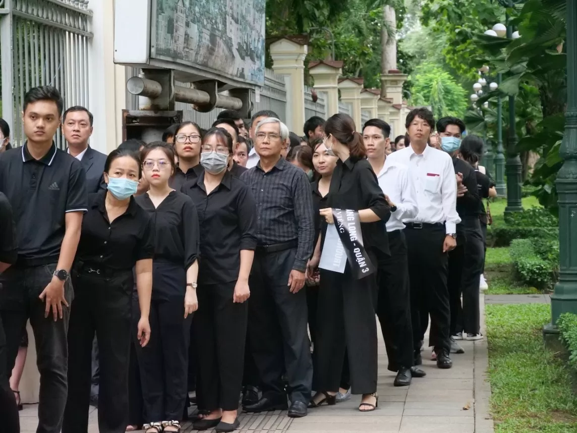 TP. Hồ Chí Minh: Dòng người đến viếng Tổng Bí thư Nguyễn Phú Trọng ngày một đông