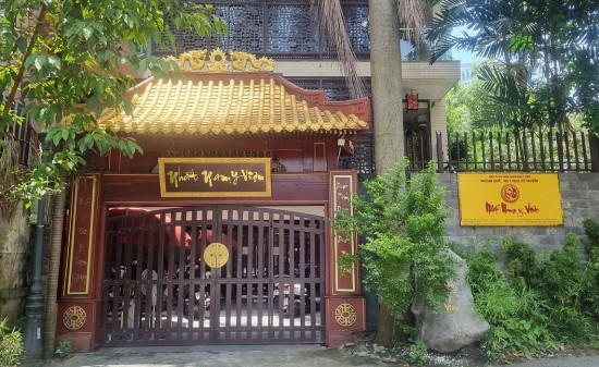 nhat nam y vien quang cao lan lon thuoc voi thuc pham chuc nang