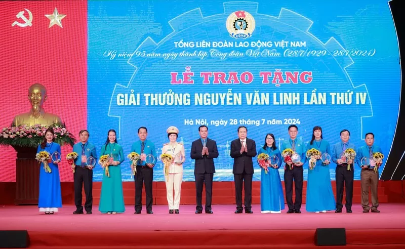 Giải thưởng Nguyễn Văn Linh: Tôn vinh và lan tỏa những tấm gương cán bộ công đoàn tiên tiến