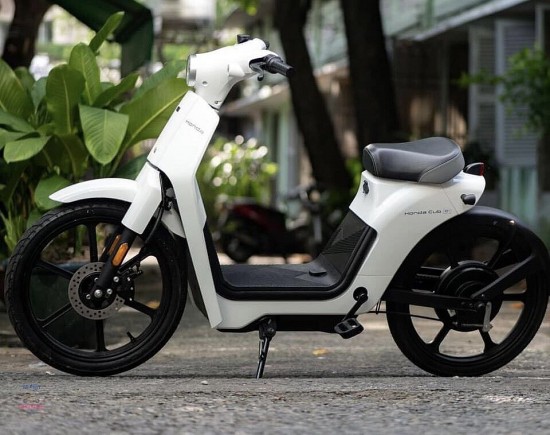 honda super cub chay dien xuat hien tai viet nam