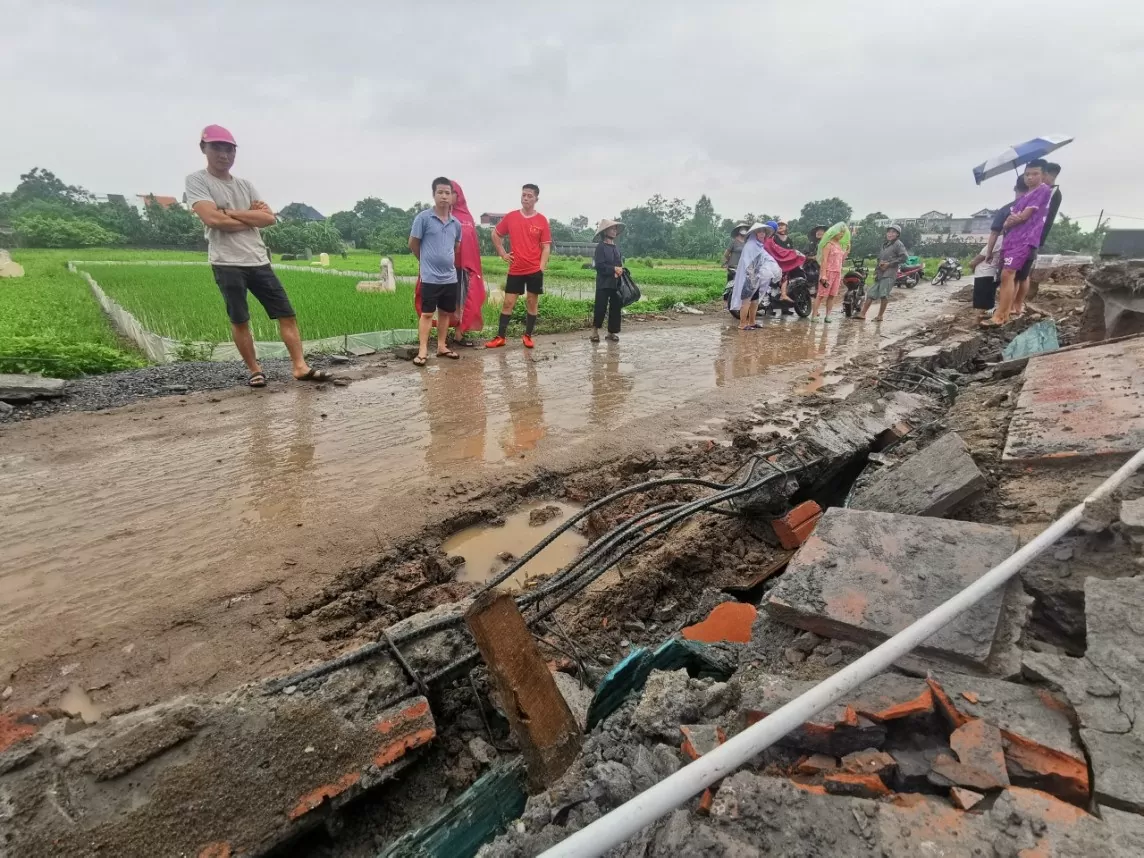 Phần công trình đình làng 24 tỷ ở Hà Nội đổ sập: Hé lộ dấu hiệu bất thường