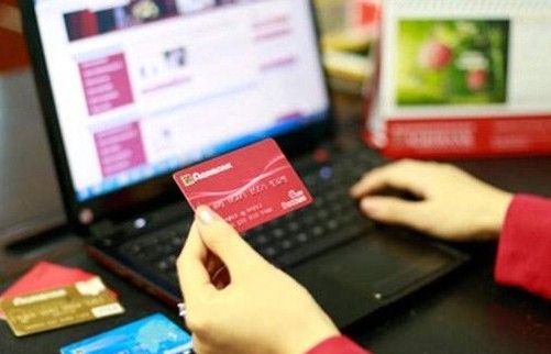 ha noi khong nghe loi canh bao cua nhan vien ngan hang nguoi phu nu bi mat 34 ty dong