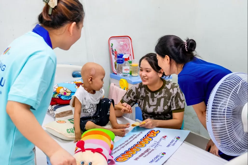 “Long Châu sẻ chia – Đồng hành cùng chiến binh nhí” nối rộng vòng tay yêu thương, hỗ trợ các bệnh nhi đang chiến đấu với bệnh tật.