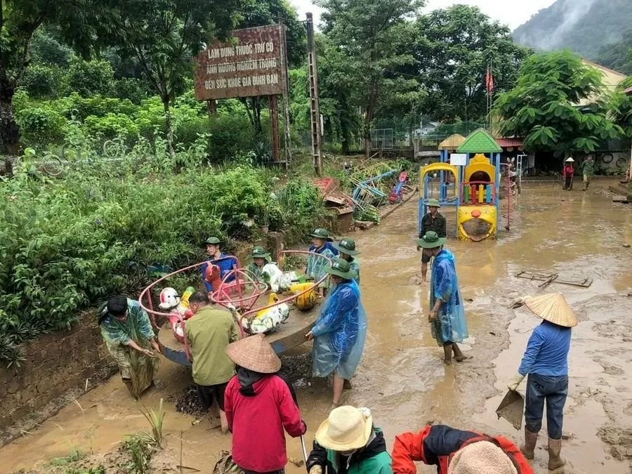 Công ty Điện lực Sơn La: Chung tay giúp đỡ người dân sau mưa lũ