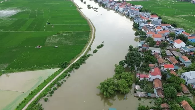 Hà Nội: Ưu tiên ổn định cuộc sống người dân sau mưa lũ