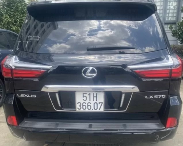 TP. Hồ Chí Minh: Tìm chủ nhân siêu xe Lexus LX570 bỏ tại quán Karaoke