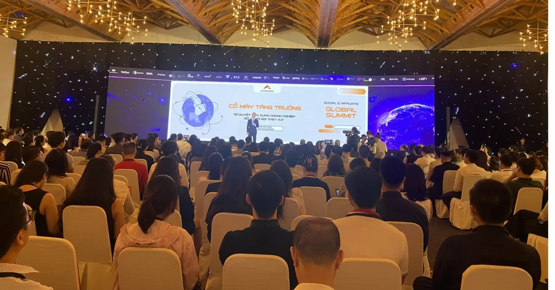 Diễn ra vào ngày 1/8 tại TP. Hồ Chí Minh, Social & Affiliate Global Summit 2024 quy tụ hơn 1.500 khách tham dự với hơn 1.000 doanh nghiệp, 500 Top Publishers, KOCs/KOLs và sự góp mặt của trên 30 diễn giả là những chuyên gia hàng đầu trong ngành.  