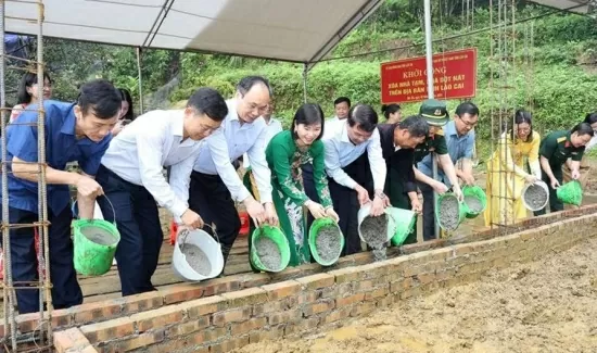 Lào Cai: Hơn 53 tỷ đồng ủng hộ phong trào “Chung tay xóa nhà tạm, nhà dột nát đến năm 2025”