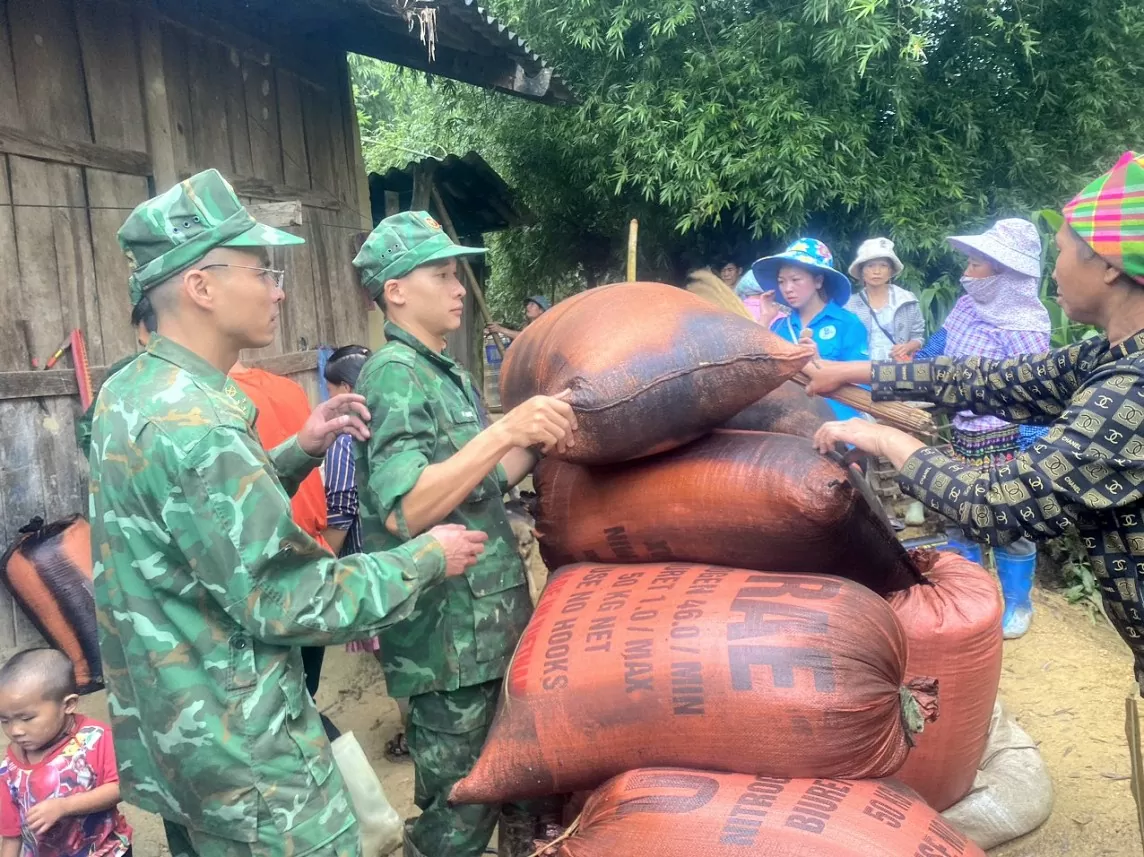 Hà Giang: Bộ Chỉ huy Bộ đội Biên phòng chung tay khắc phục hậu quả mưa lũ