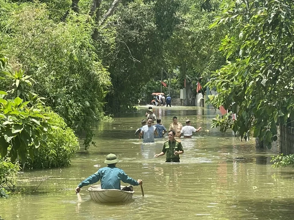 Có có hơn 700 hộ dân huyện Chương Mỹ, Hà Nội bị ảnh hưởng bão số 2. (Ảnh: langthudo.vn)