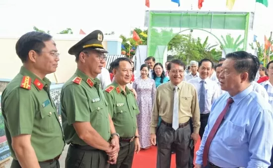 Trưởng Ban Tuyên giáo Trung ương dự Ngày hội Toàn dân bảo vệ an ninh Tổ quốc tại Tiền Giang