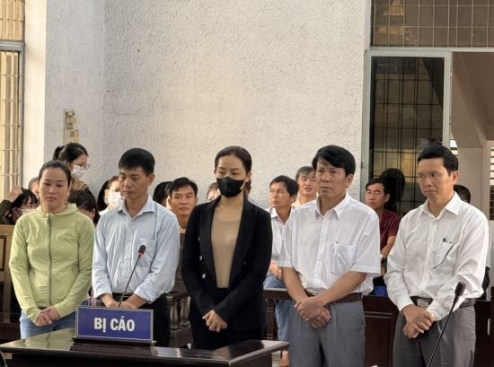 cuu giam doc cdc dak lak linh an 3 nam tu giam