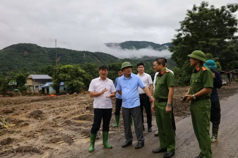 Đoàn công tác Petrovietnam tại khu vực xã Mường Pồn, huyện Điện Biên