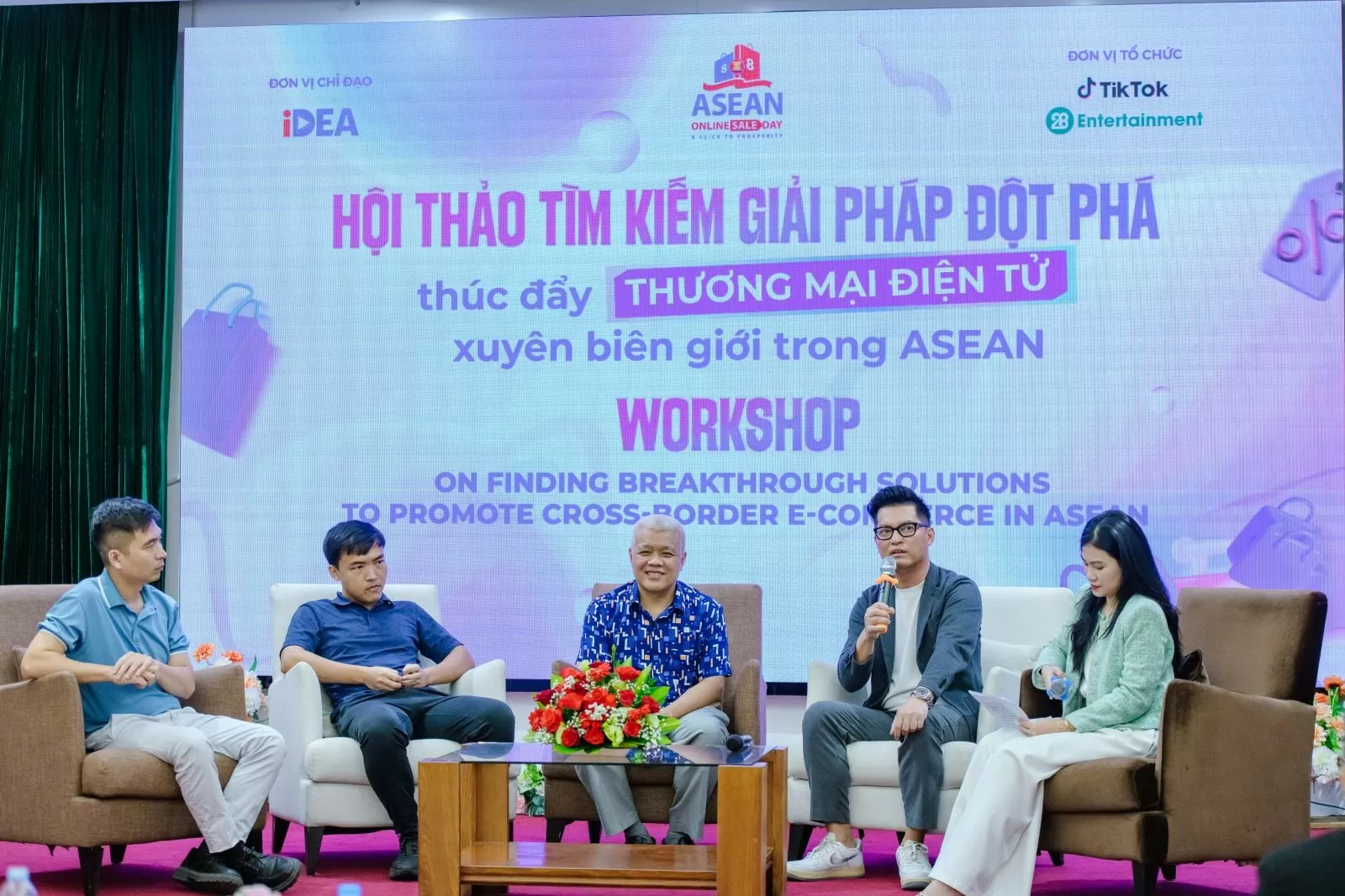 Khoảng cách ngôn ngữ, không gian và thời gian không còn là rào cản đối với thương mại điện tử