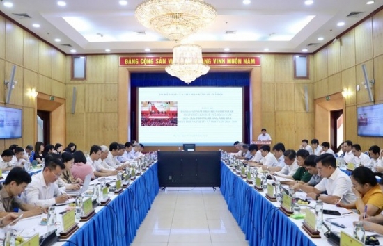 khan truong hoan thien du thao bao cao kinh te xa hoi de trinh bo chinh tri