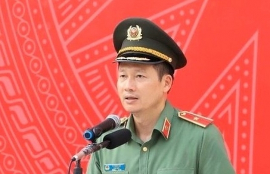 thieu tuong vu hong van giu chuc pho chu nhiem uy ban kiem tra trung uong