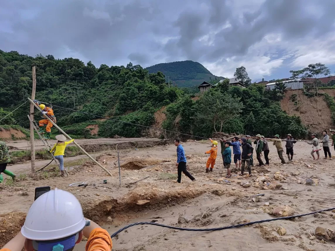 Cập nhật tình hình khắc phục sự cố điện sau mưa lũ ở Sơn La