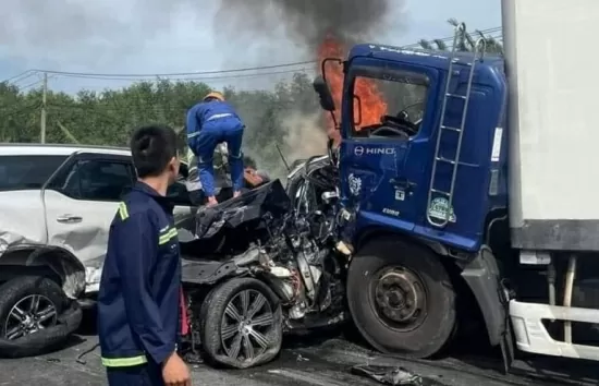 Có cách nào để thoát khỏi tai nạn dồn toa như ở cầu Phú Mỹ?