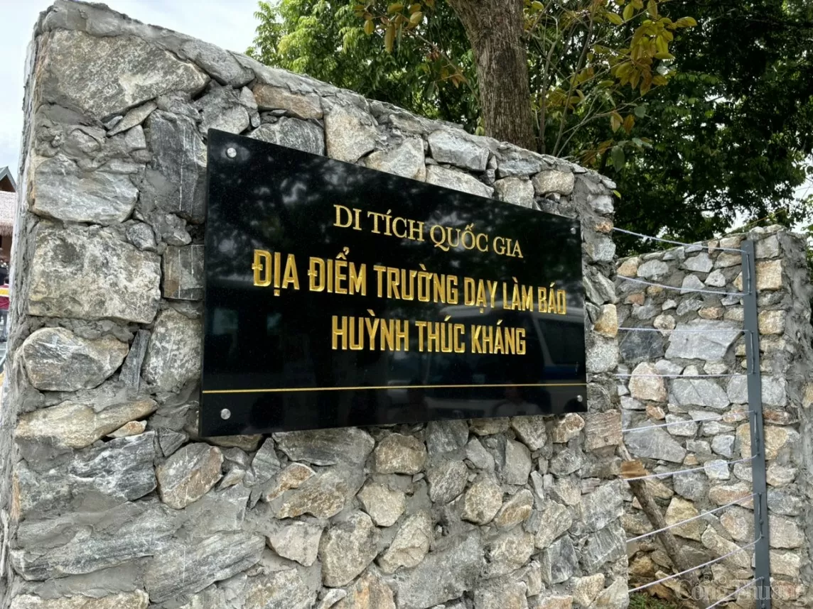Báo Công thương thăm khu di tích Trường dạy làm báo Huỳnh Thúc Kháng Báo Công Thương thăm di tích Trường dạy làm báo Huỳnh Thúc Kháng