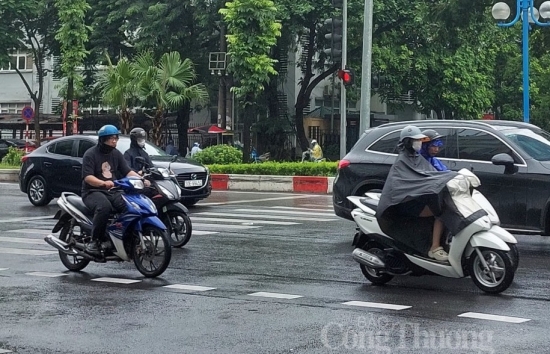 du bao thoi tiet hom nay ngay 1282024 mua to va dong o bac bo trung bo nang nong gay gat