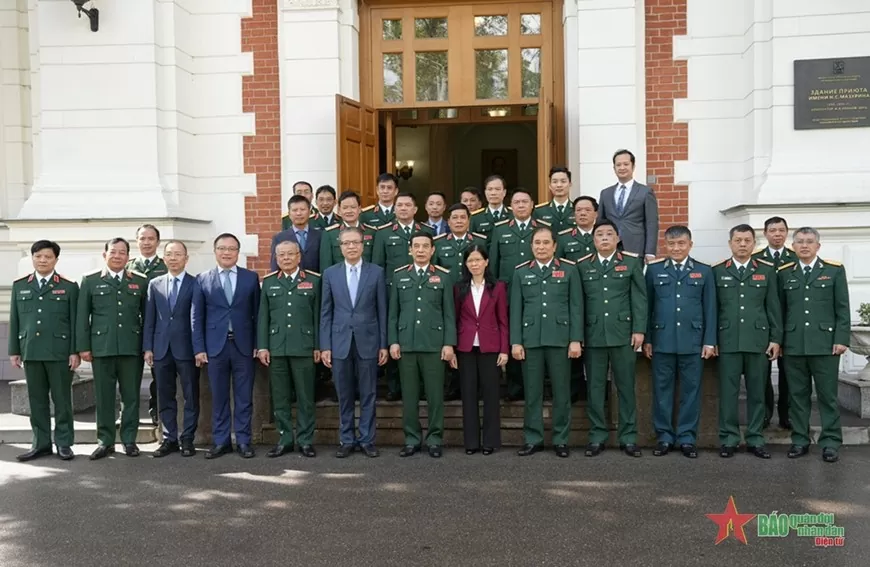 Đại tướng Phan Văn Giang thăm Đại sứ quán Việt Nam tại Liên bang Nga