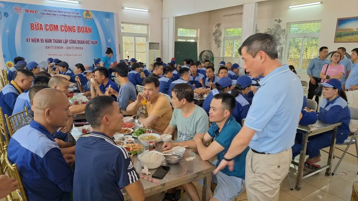 Hơn 700 đoàn viên, người lao động Công ty CP Cao su Sao Vàng tham gia “Bữa cơm công đoàn”