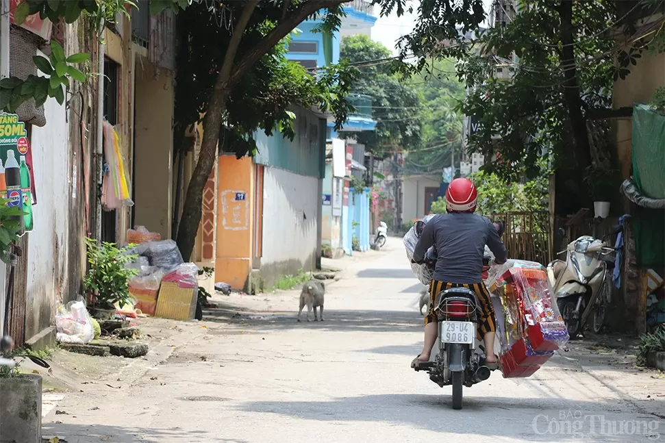 Hà Nội: Thủ phủ sản xuất hàng 'cõi âm' Phúc Am ảm đạm dịp Rằm tháng 7