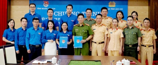 lao cai ky ket chuong trinh phoi hop tuyen truyen dam bao trat tu an toan giao thong trong thanh thieu nhi