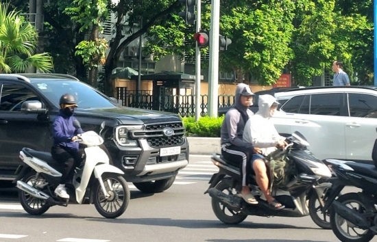 thoi tiet ha noi ngay mai 1682024 ha noi tang nhiet mua rao va dong co noi mua to