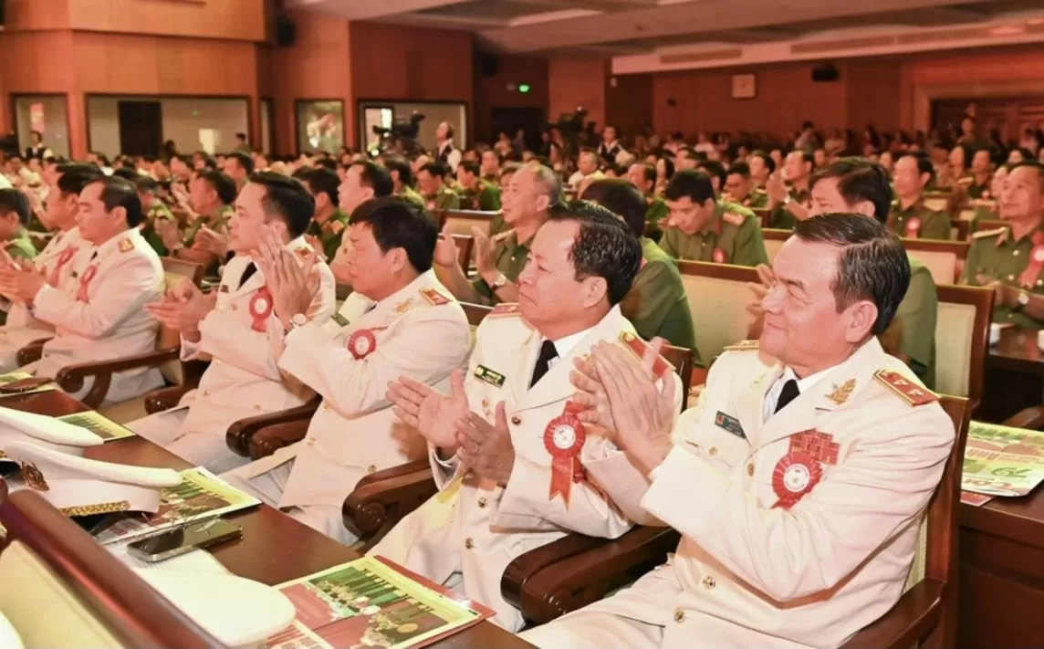 Công an TP. Hồ Chí Minh đón nhận danh hiệu Anh hùng Lực lượng vũ trang nhân dân