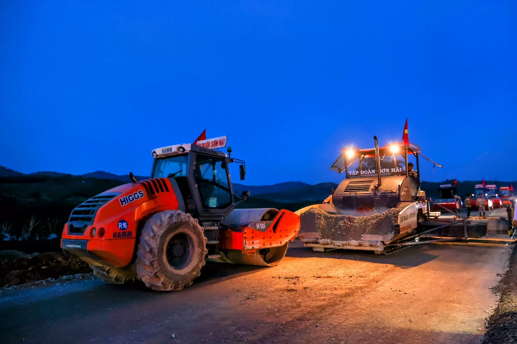 Công trường thi công đoạn tuyến cao tốc đi qua địa bàn xã Cư Elang, huyện Ea Kar - Ảnh: VGP/Nhật Bắc