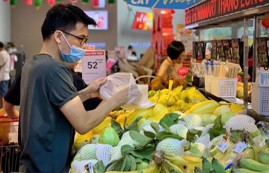 Rằm tháng 7: Đồ cúng chay ‘hốt bạc’, hoa tươi tăng giá chóng mặt