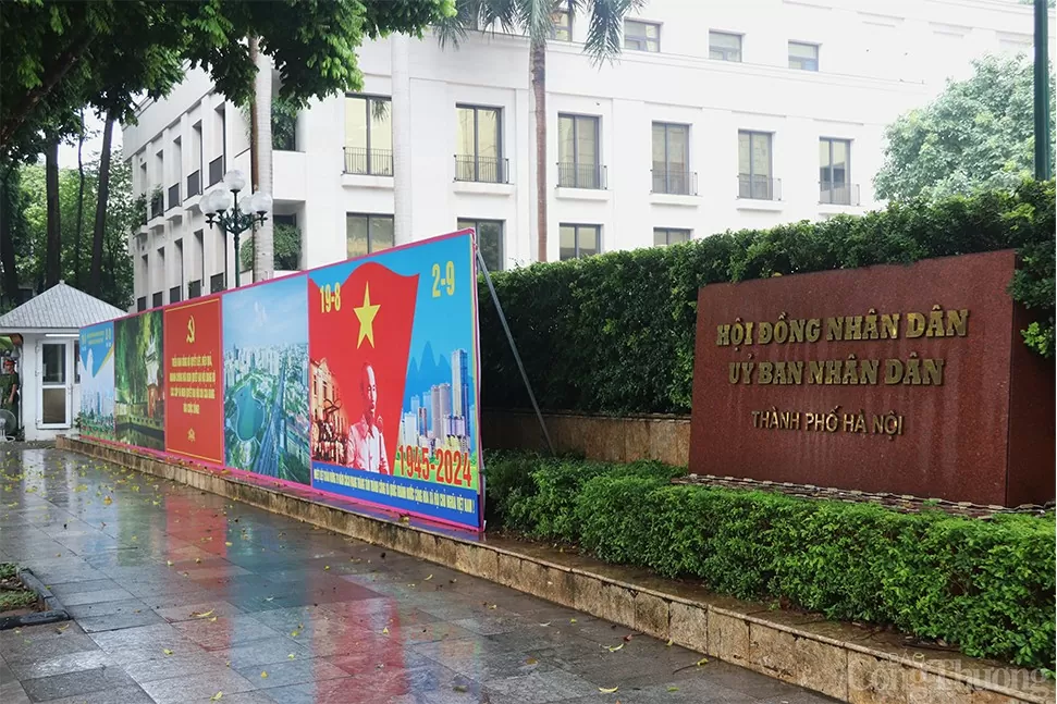 Thủ đô Hà Nội rợp cờ hoa chào mừng 79 năm Cách mạng tháng Tám và Quốc khánh 2/9