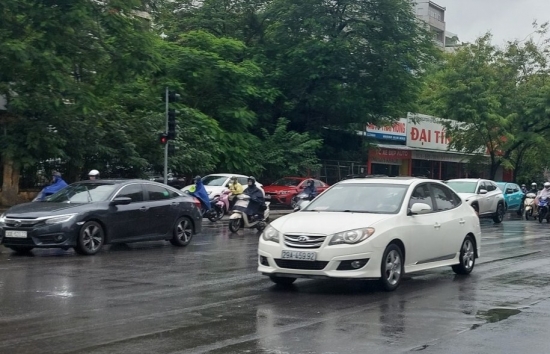thoi tiet ha noi ngay mai 2182024 ha noi giam nhiet mua rao va dong co noi mua to