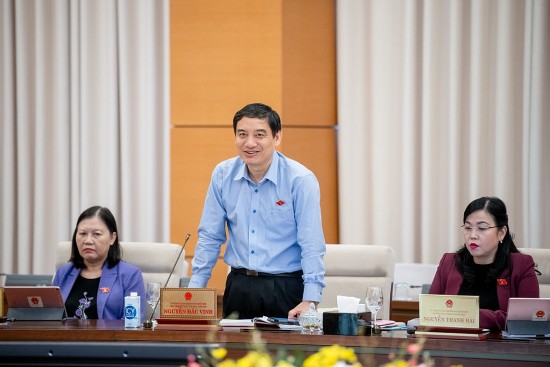 giam sat chinh phu va nhieu bo ve phat trien va su dung nguon nhan luc