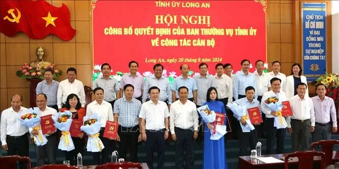 Nhân sự trong ngày: Bộ Công an điều động lãnh đạo cấp tỉnh, Quân khu 4 có nhân sự mới