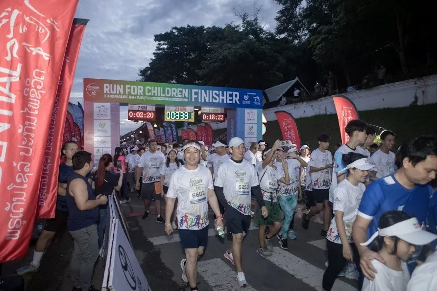 Giải bán marathon Luang Prabang: Chạy vì trẻ em Lào